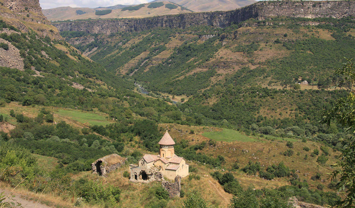 Hnevank Monastery, Hnevank