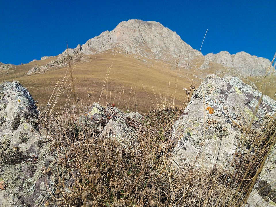 Mount Khustup, Khustup