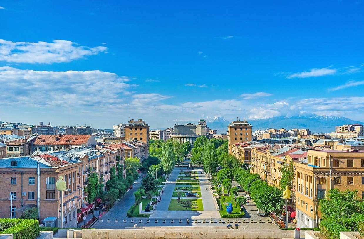 🇨🇴 City of Armenia - is the capital of - Armenians abroad